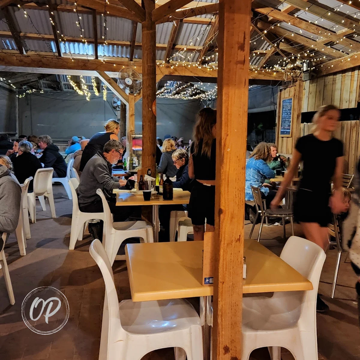 Vibe, Reef Cafe