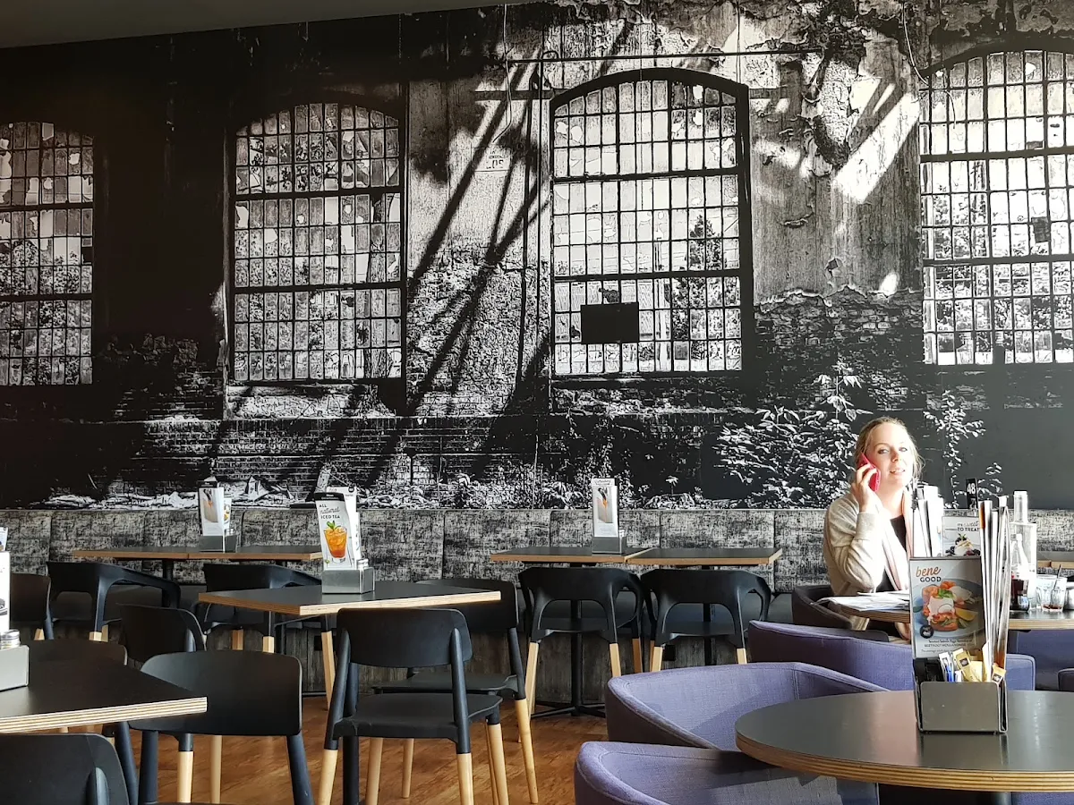 Vibe, The Coffee Club