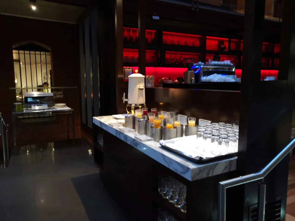 Vibe, Alluvial Restaurant