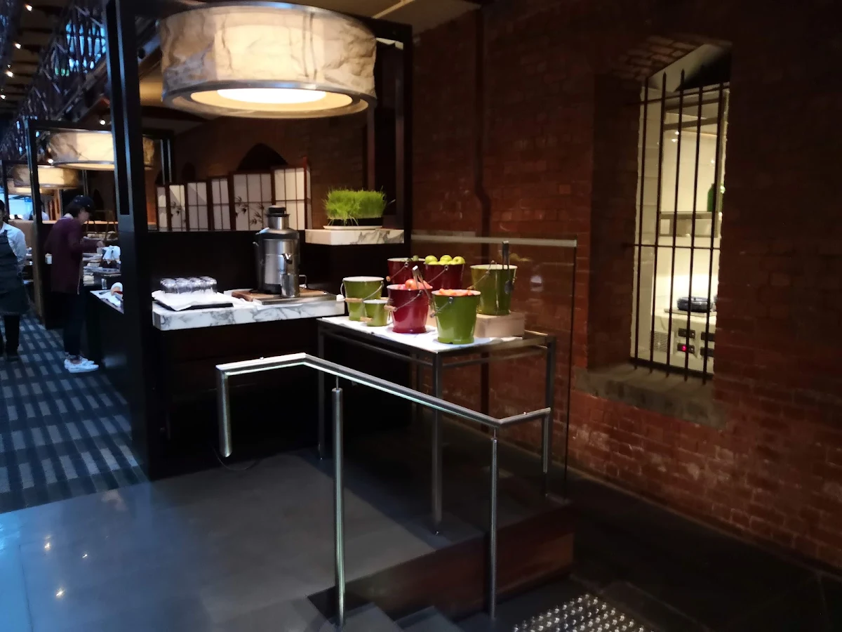 Vibe, Alluvial Restaurant