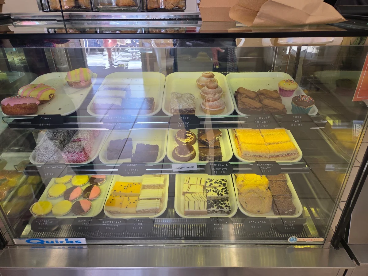 Vibe, Mac's Oven Foods