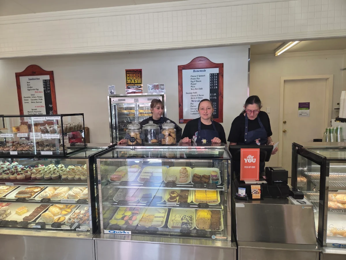 Vibe, Mac's Oven Foods