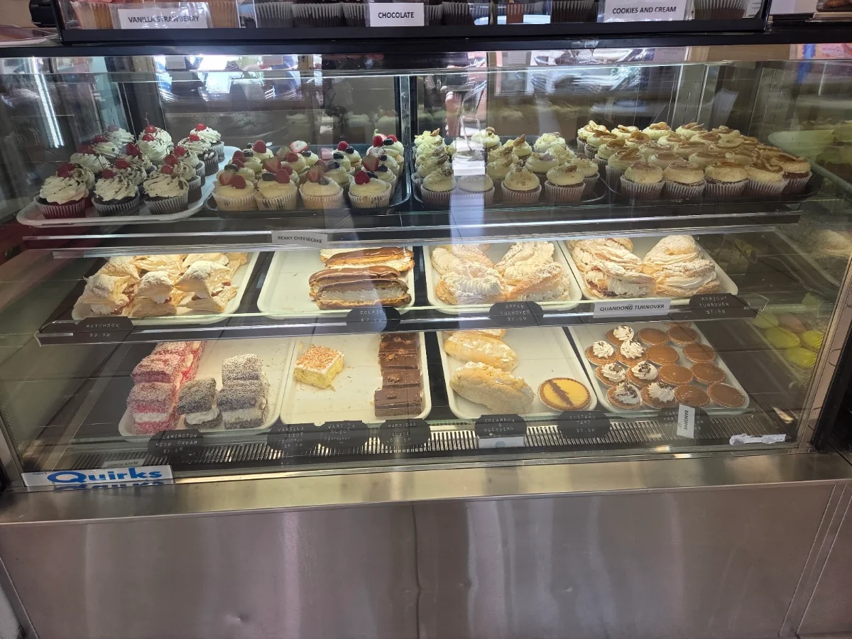 Vibe, Mac's Oven Foods
