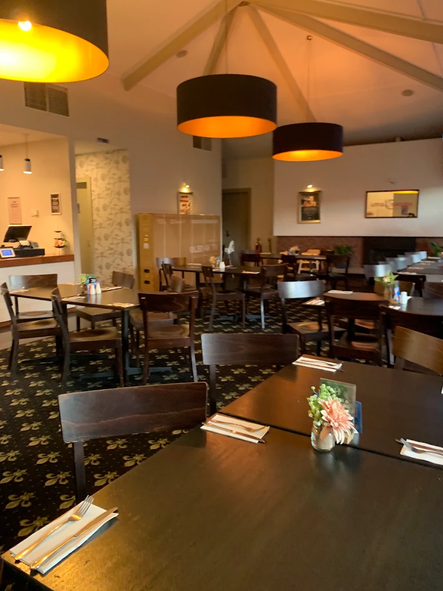 Vibe, Hope Inn Hotel
