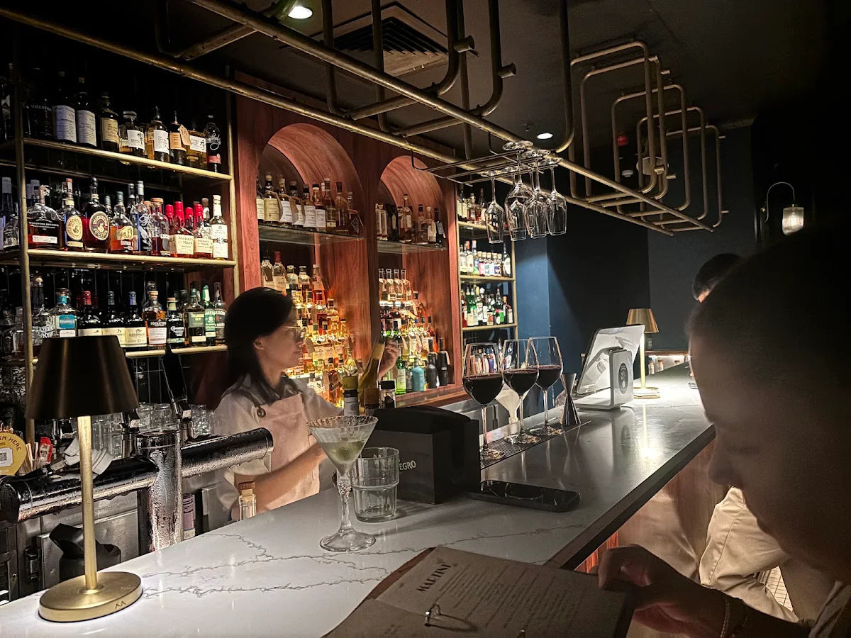 Vibe, Hanky Panky Lounge