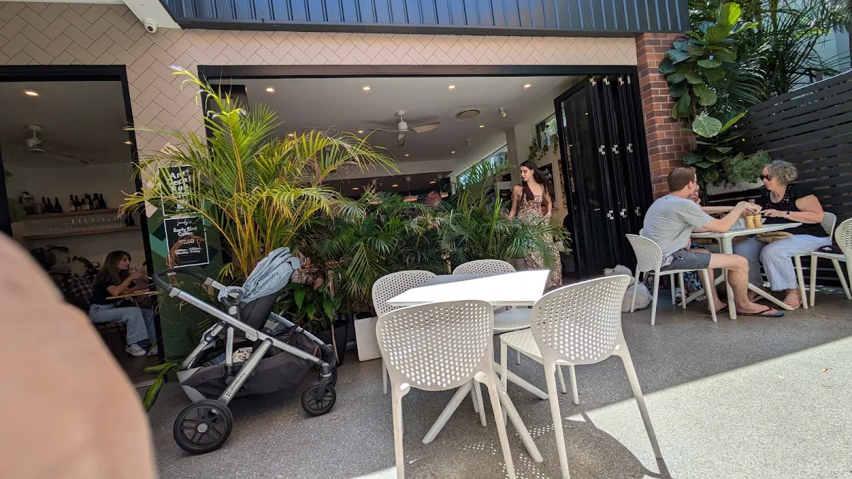 Vibe, MK Cafe & Restaurant Bar New Farm