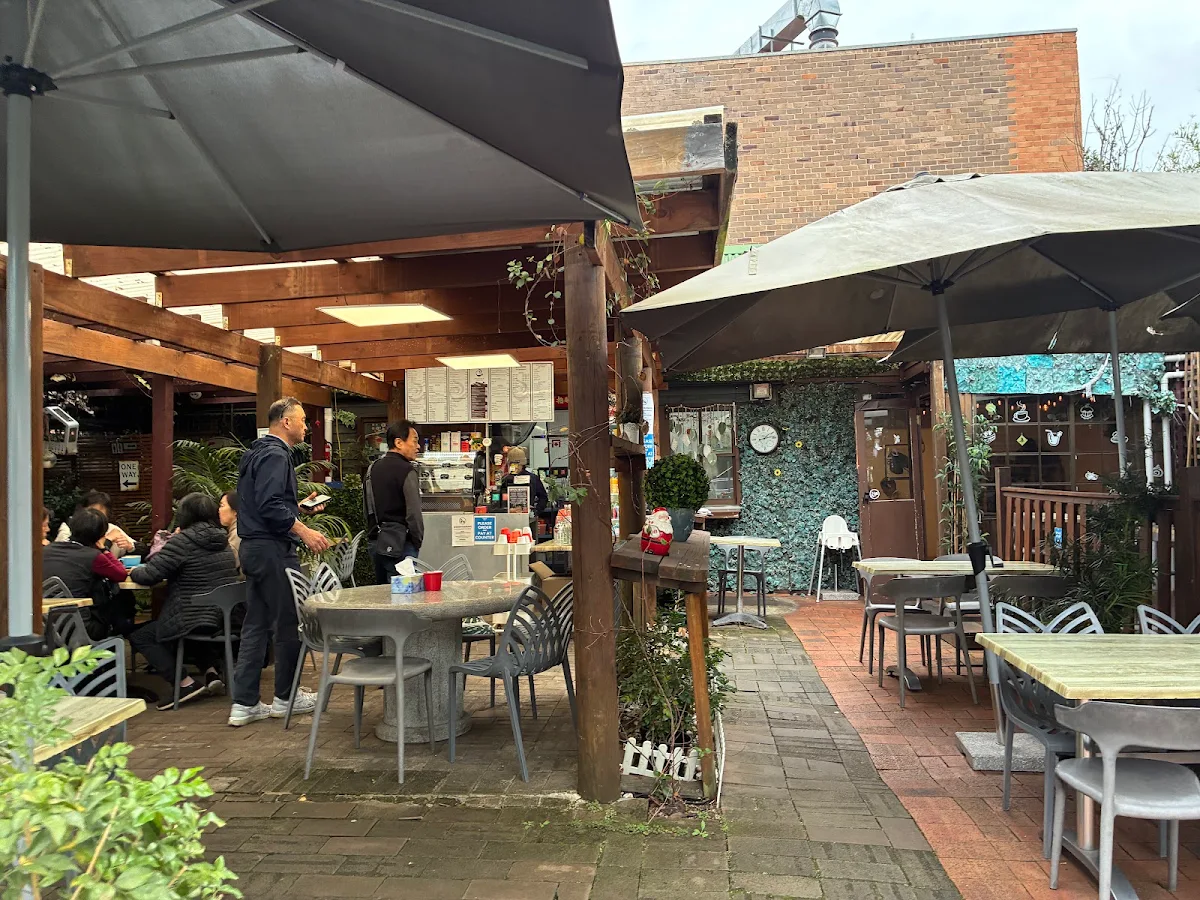 Vibe, Provence Garden Cafe Eastwood