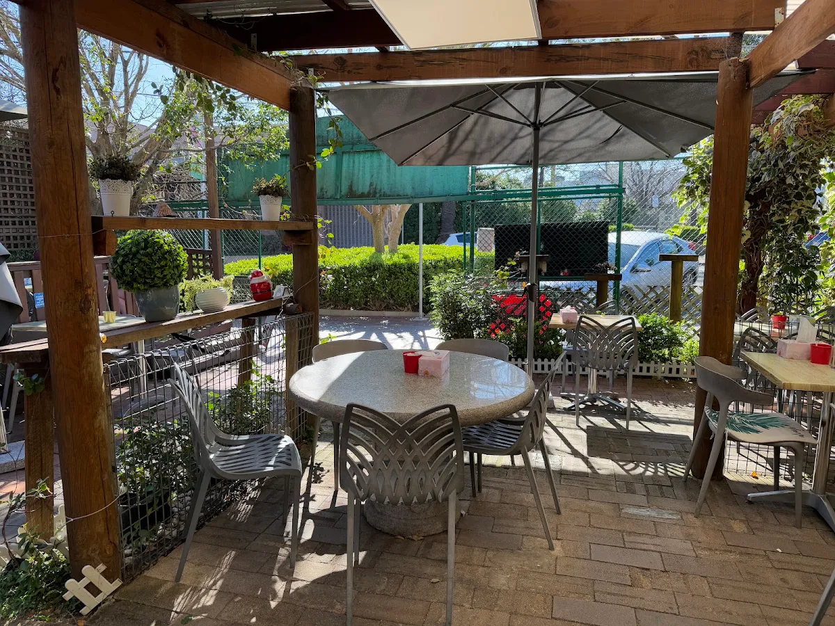 Vibe, Provence Garden Cafe Eastwood
