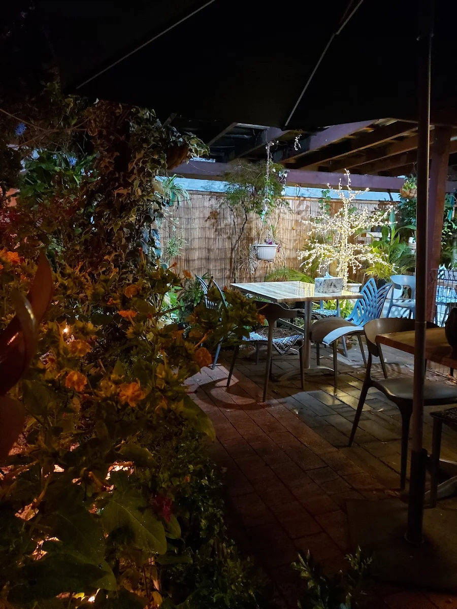 Vibe, Provence Garden Cafe Eastwood