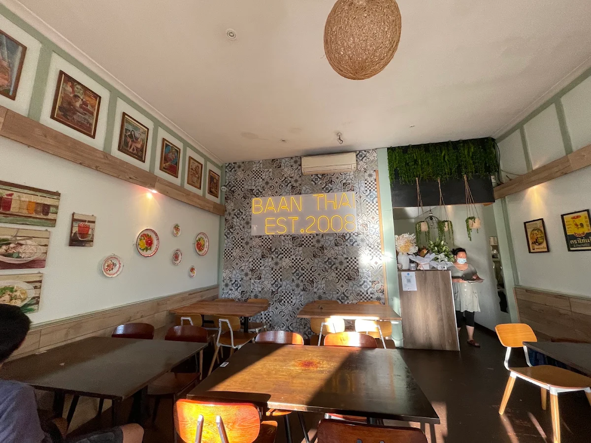 Vibe, Baan Raun Thai