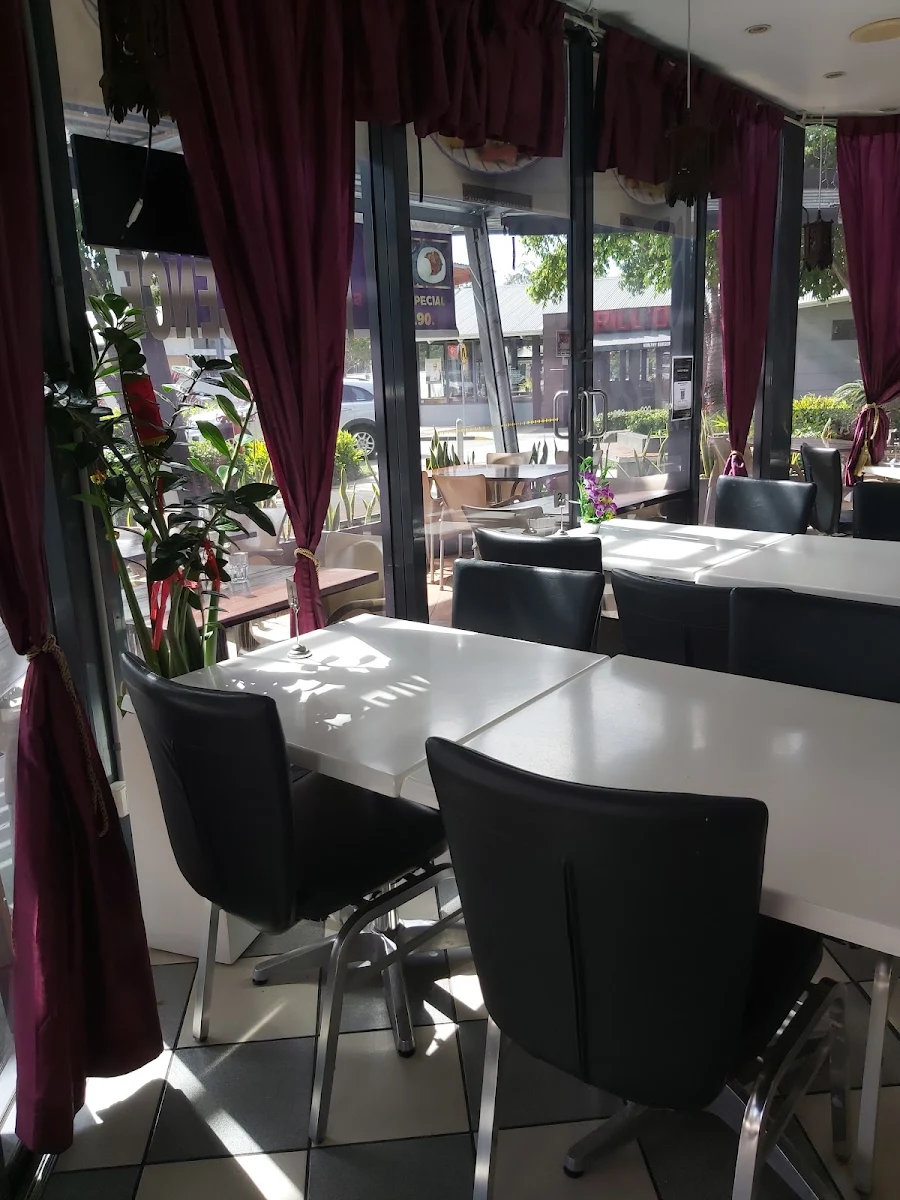 Vibe, Thai Victoria