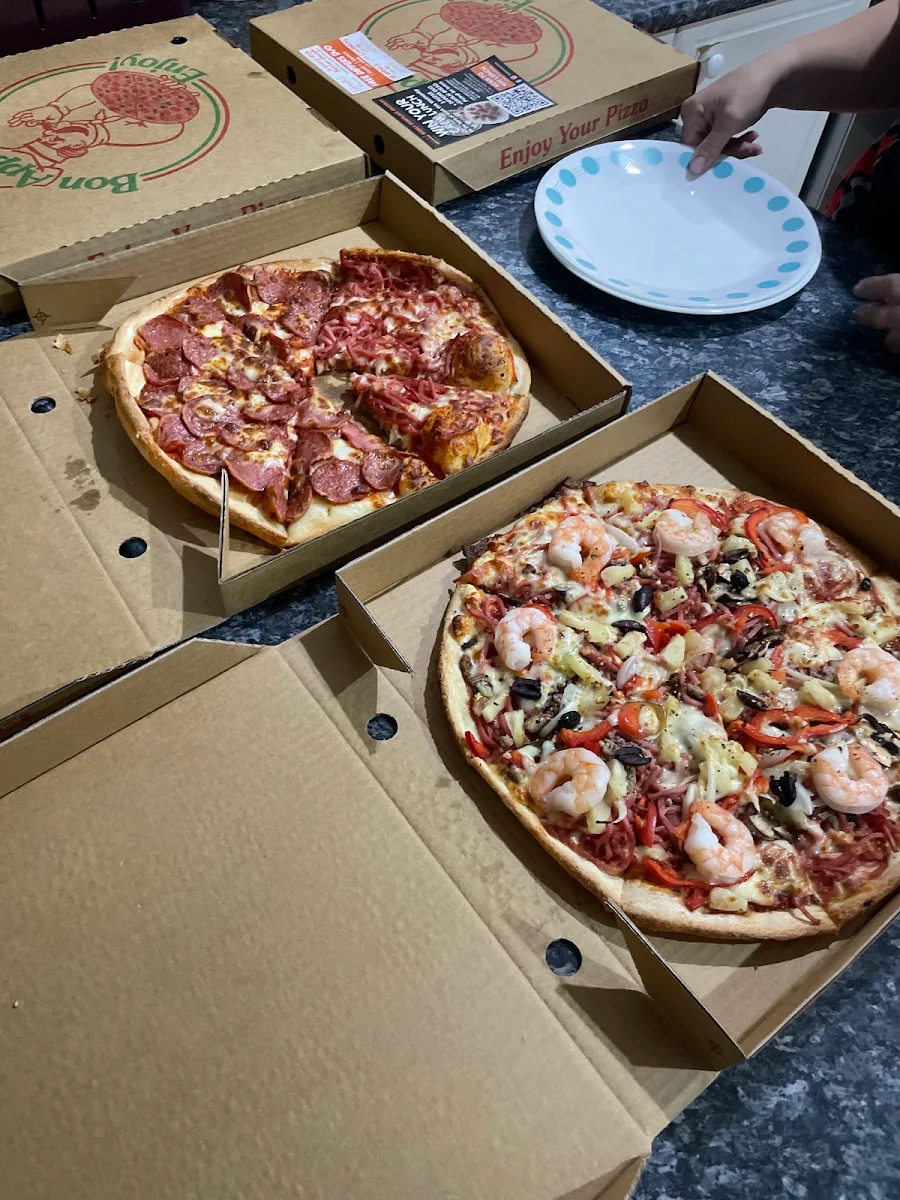 Food & drink, Satchello's Pizza (formerly Belair Pizza & Pasta)