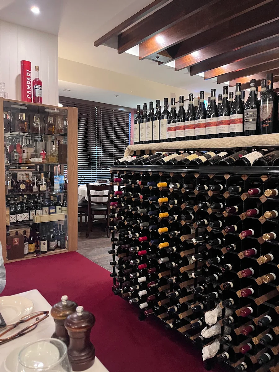 Vibe, SUD Food and Wine
