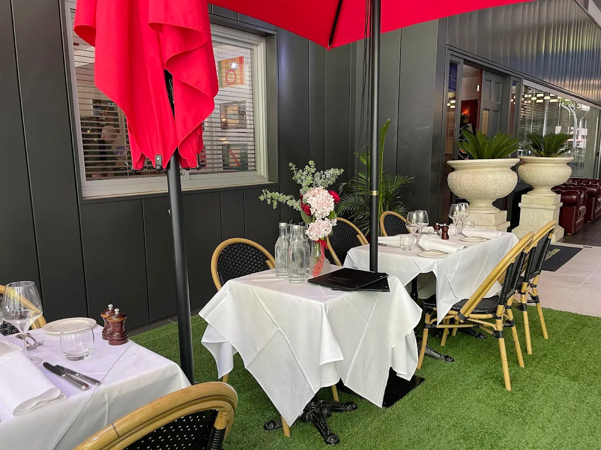 Vibe, SUD Food and Wine