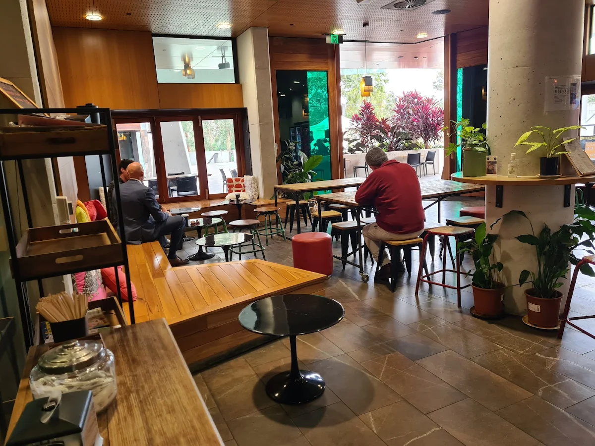 Vibe, Cafe Dose
