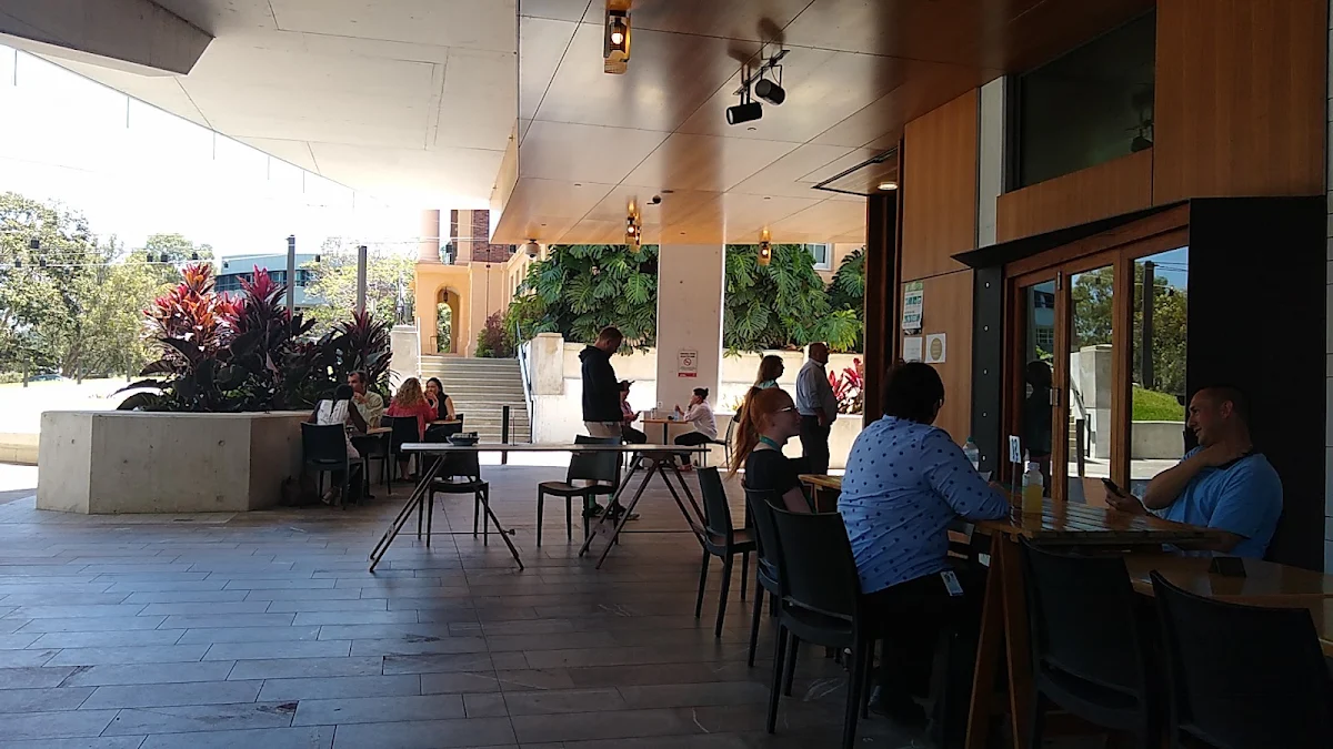 Vibe, Cafe Dose