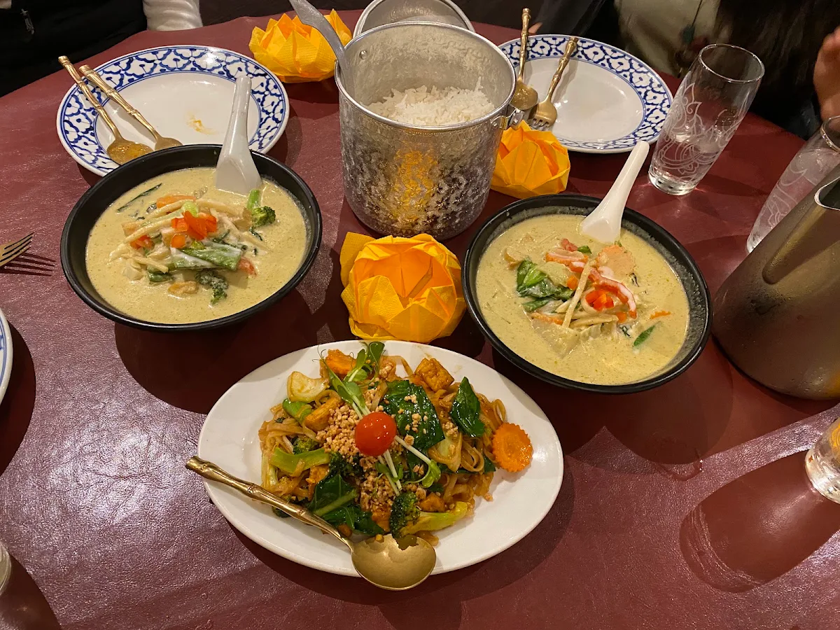 Food & drink, Saowanee's Place Thai Restaurant