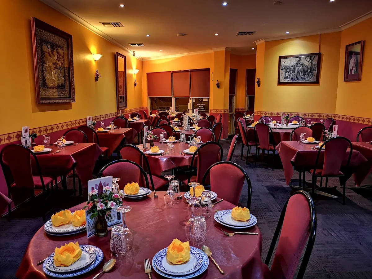 Vibe, Saowanee's Place Thai Restaurant