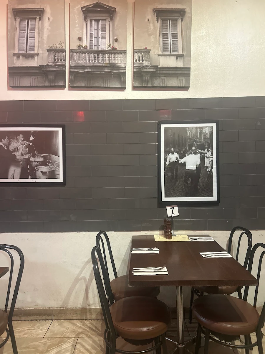 Vibe, Gipi's Pizza House Preston