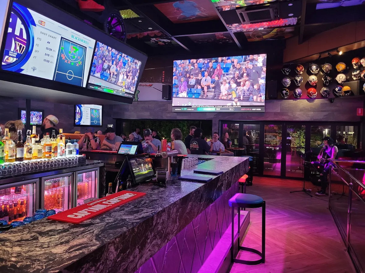 Vibe, Bourbon Street Sports Bar