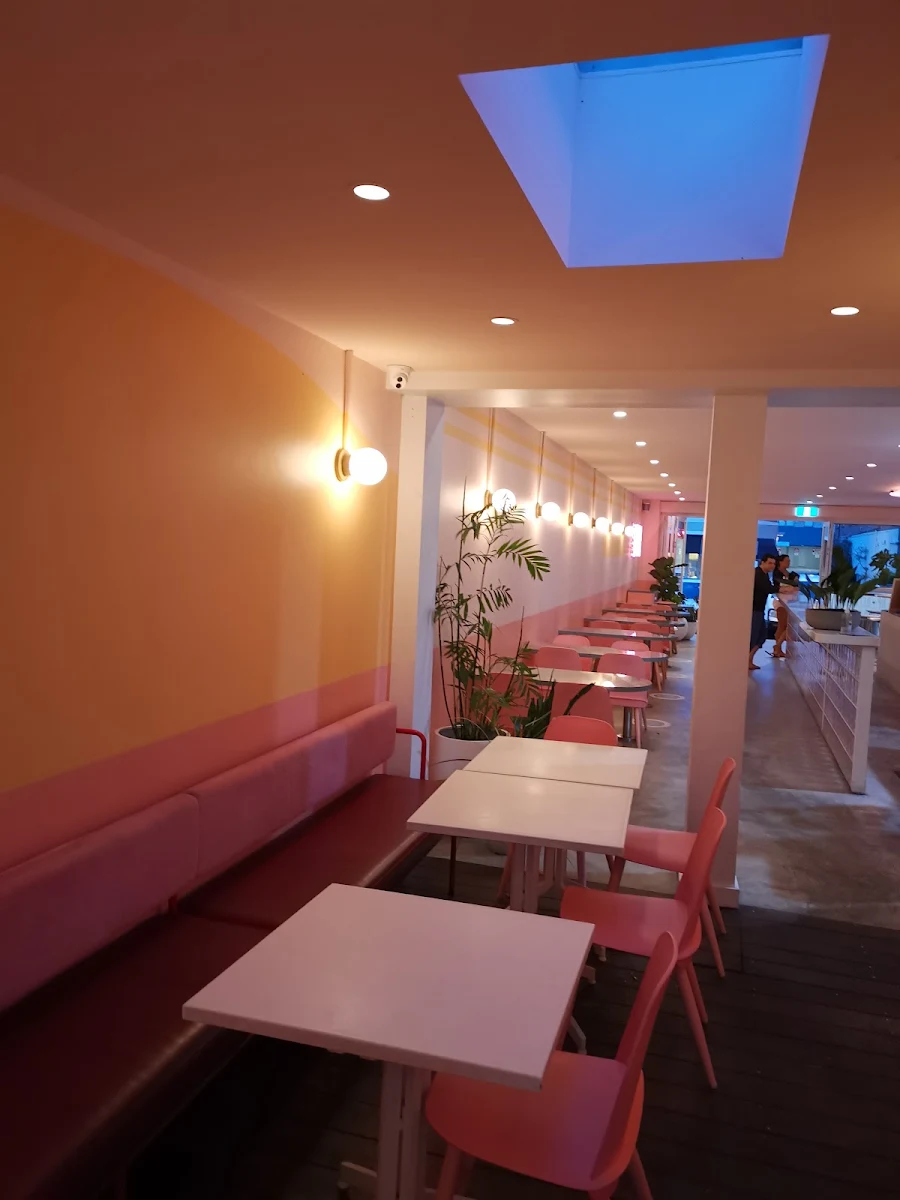 Vibe, SUNSET DINER