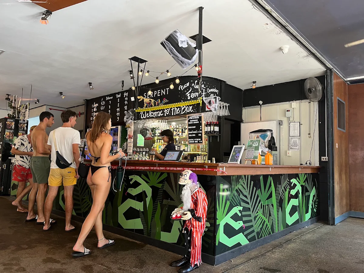 Vibe, Summer Bar