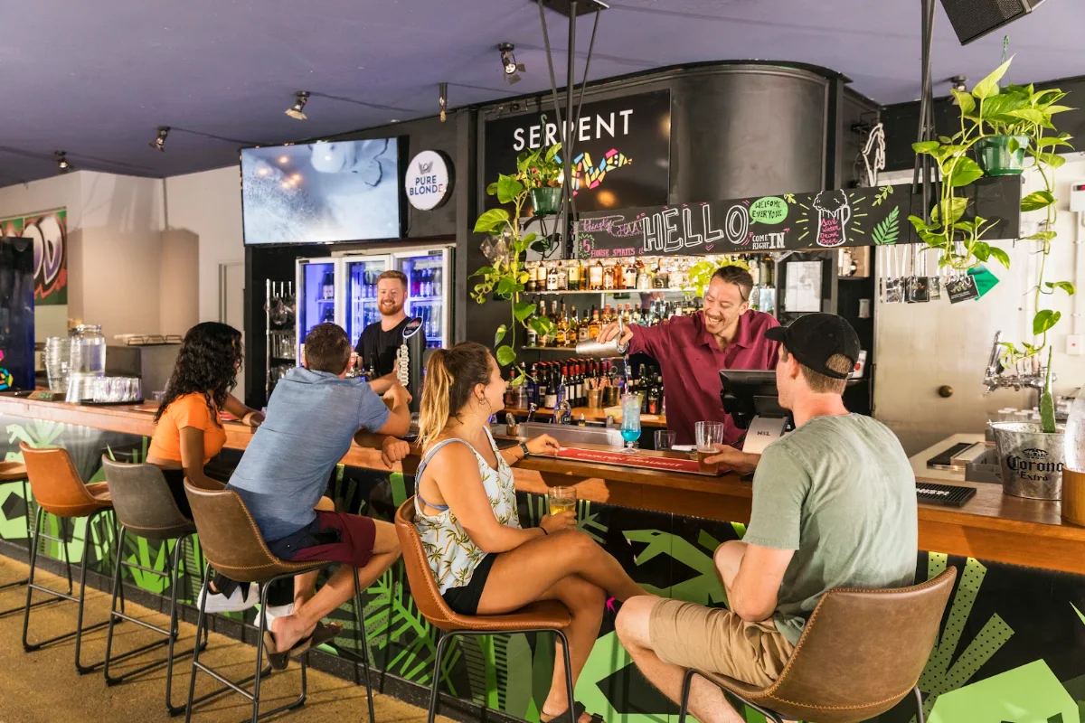 Vibe, Summer Bar