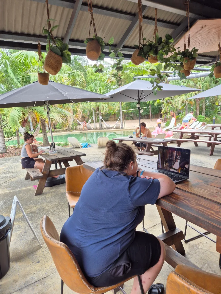Vibe, Summer Bar