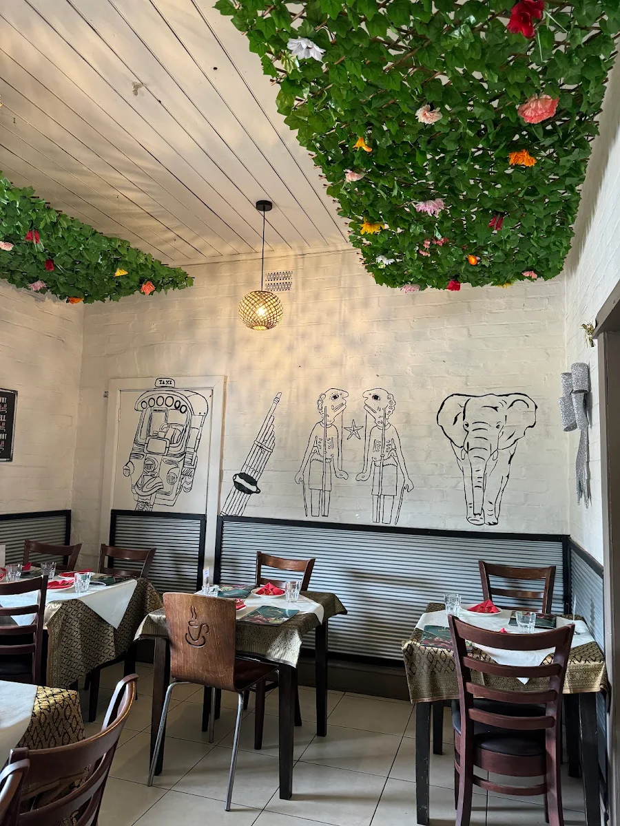 Vibe, Buk Choy Thai Restaurant