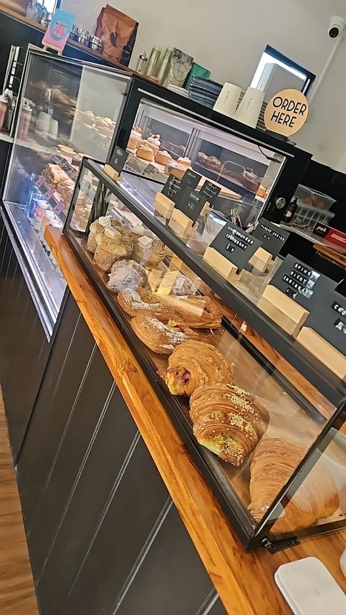 Vibe, Icarus Coffee