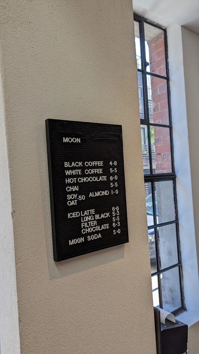 Menu, Moon Cruller