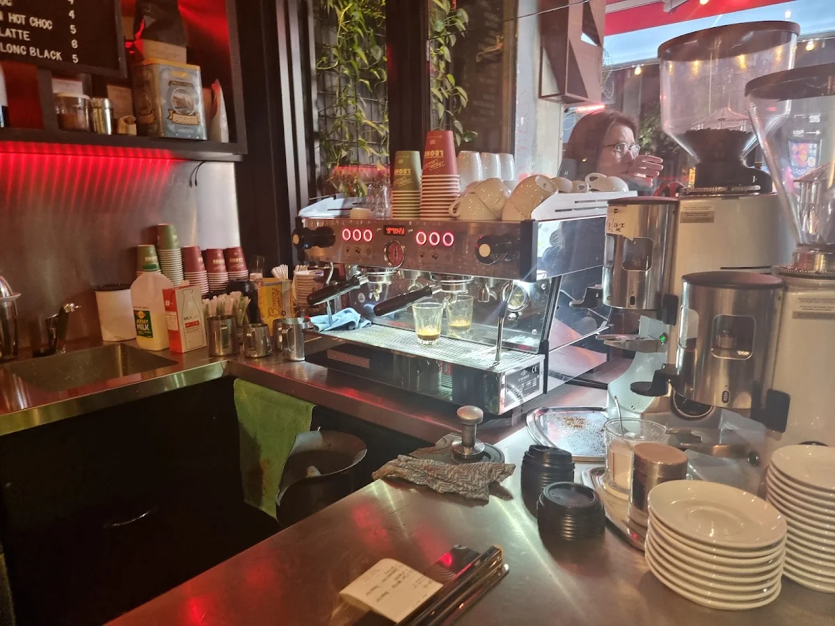 Vibe, Bar Carlo