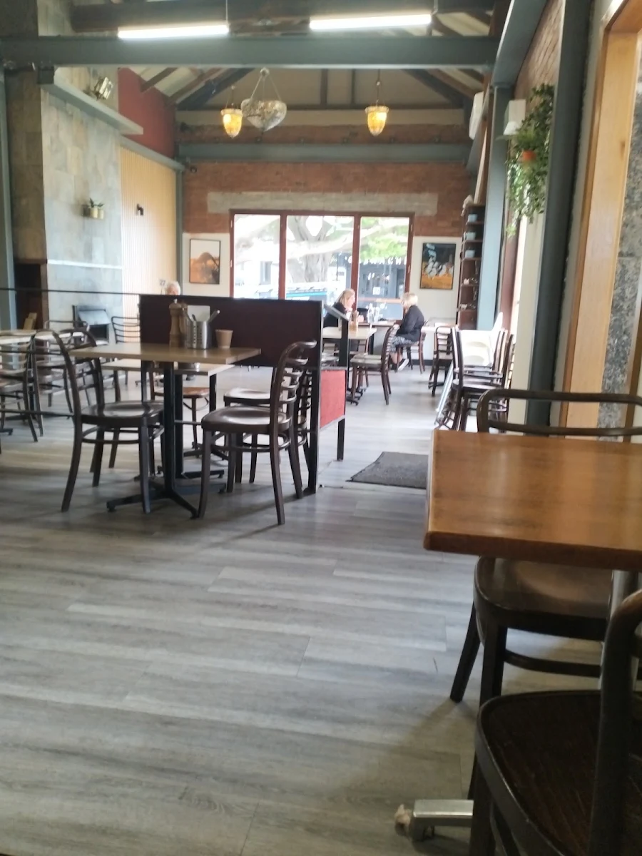 Vibe, Gullivers cafe