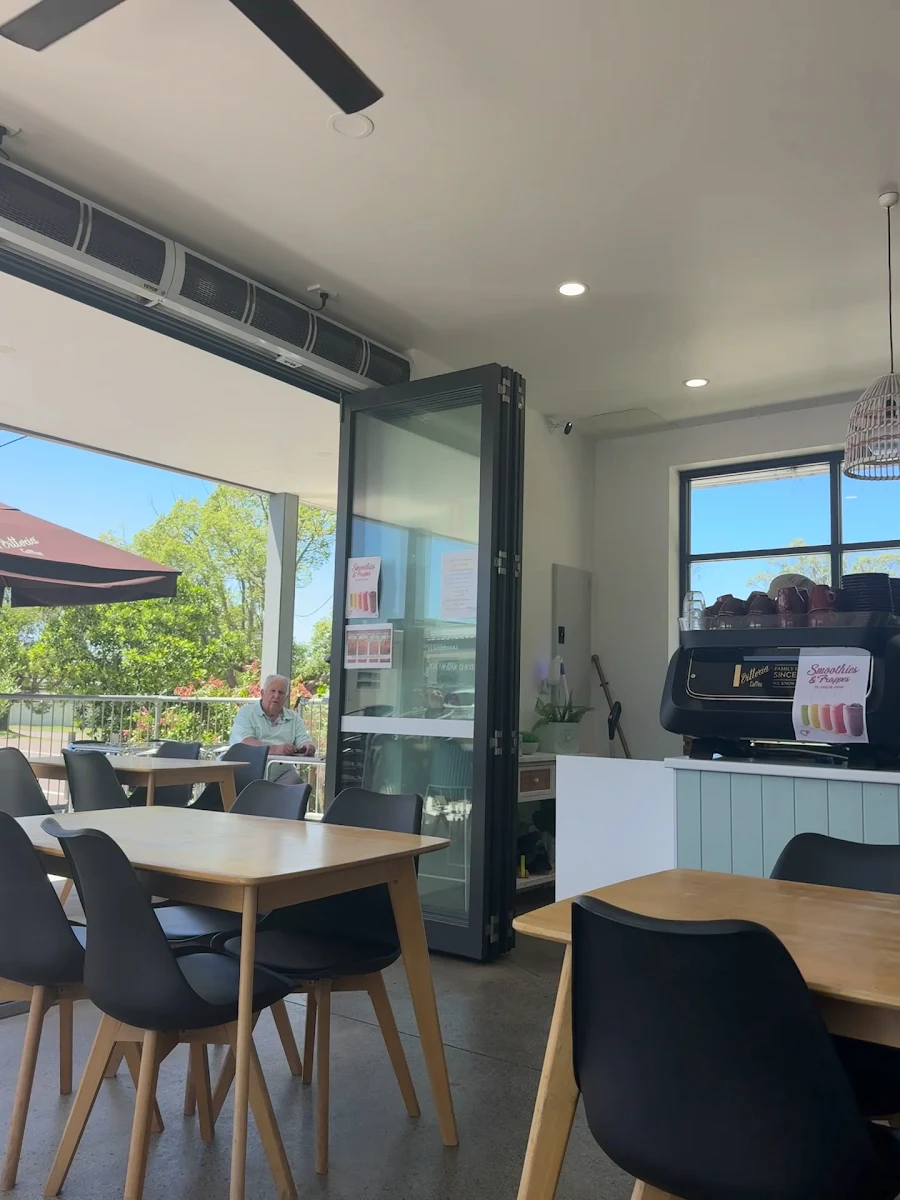 Vibe, LEEFY CAFE