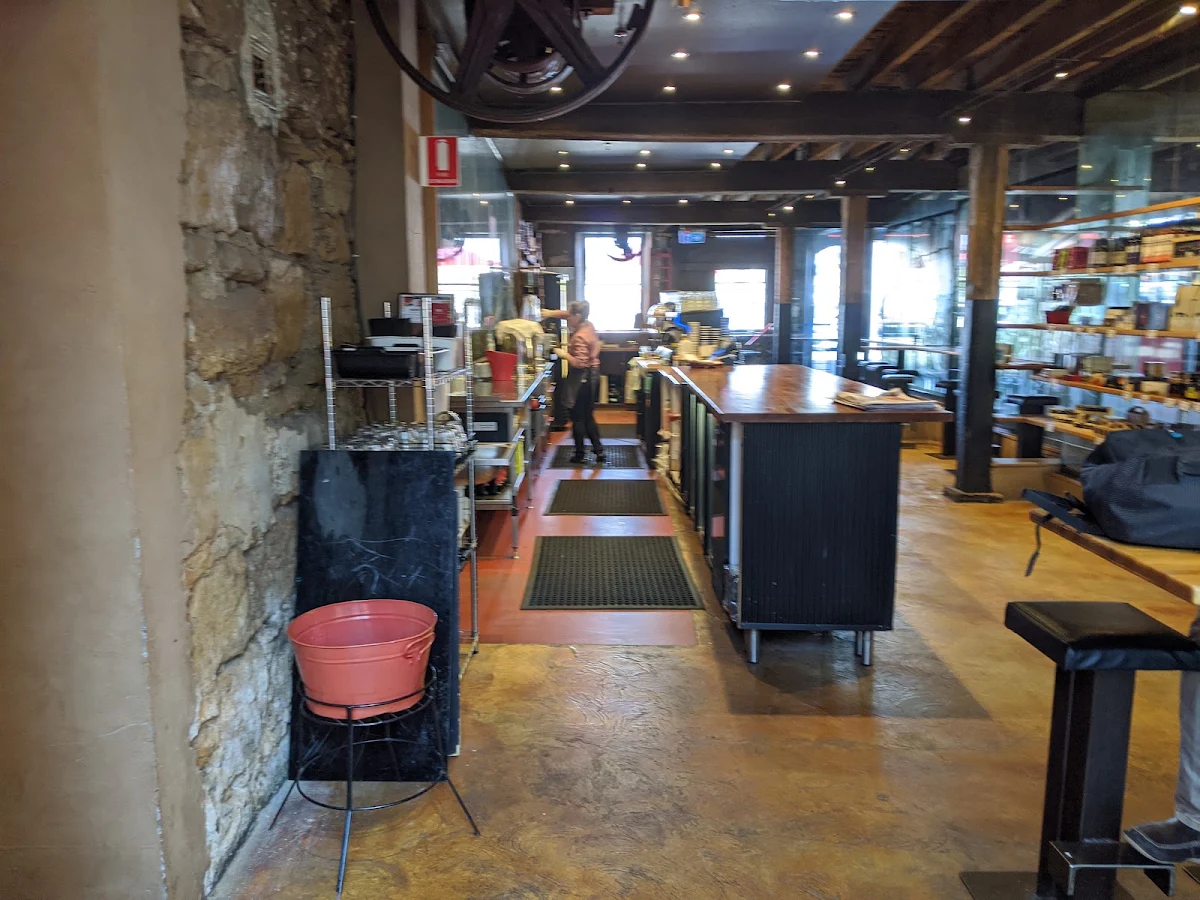 Vibe, Jam Packed Cafe