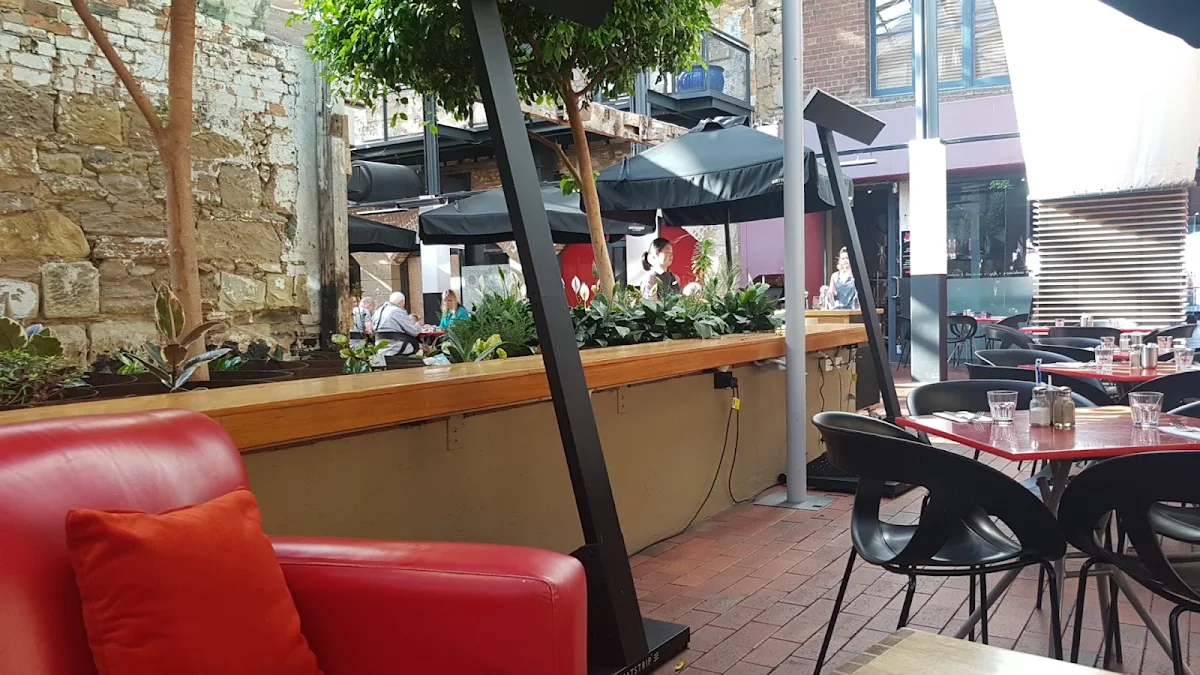 Vibe, Jam Packed Cafe
