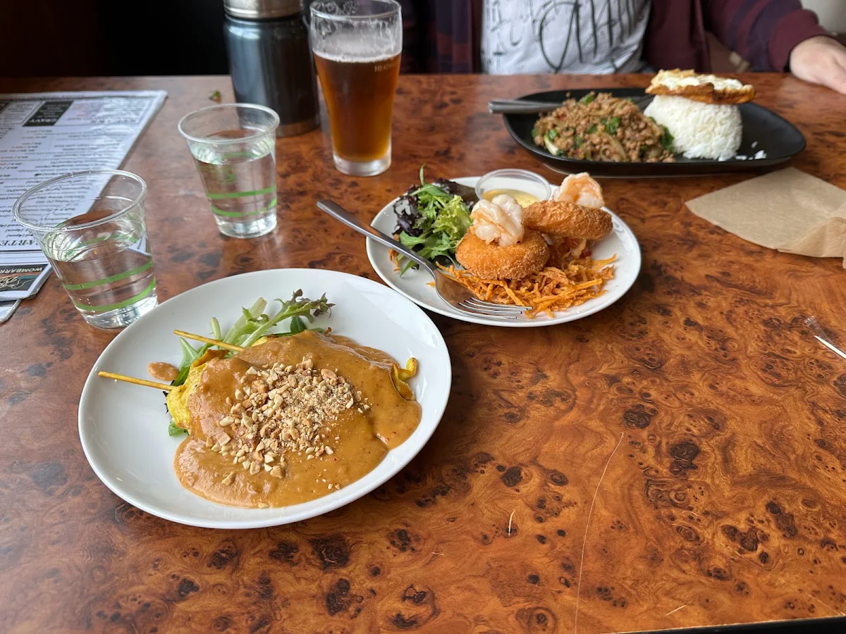 Food & drink, The Wombarra Bowlo & Thai Food