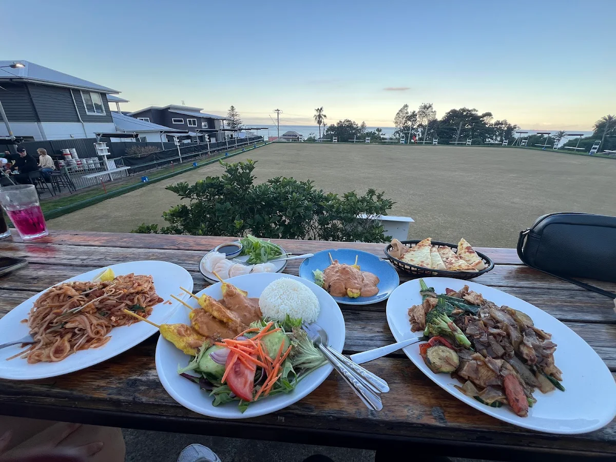 Food & drink, The Wombarra Bowlo & Thai Food