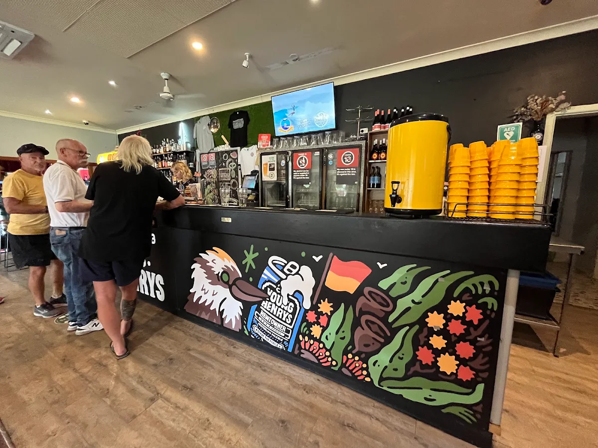 Vibe, The Wombarra Bowlo & Thai Food