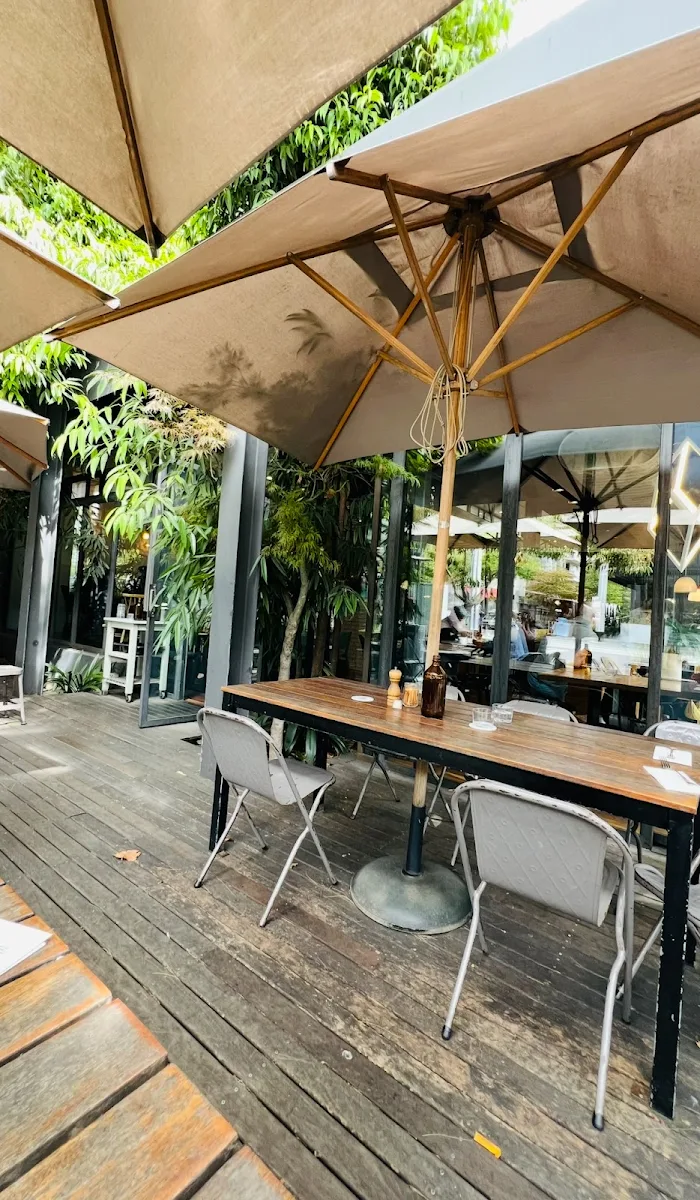 Vibe, Top Paddock Cafe