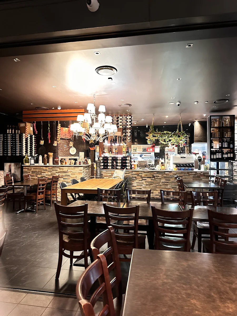 Vibe, The Mad Grill House