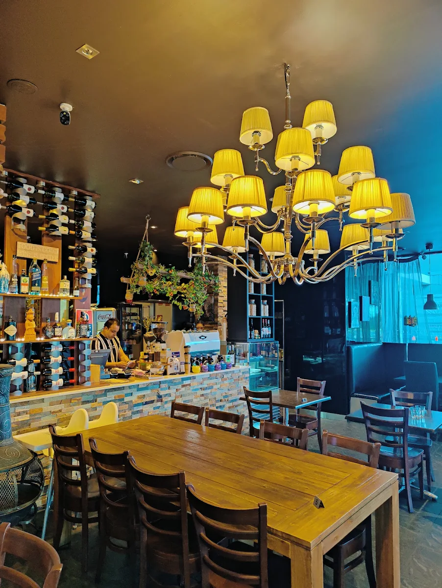 Vibe, The Mad Grill House