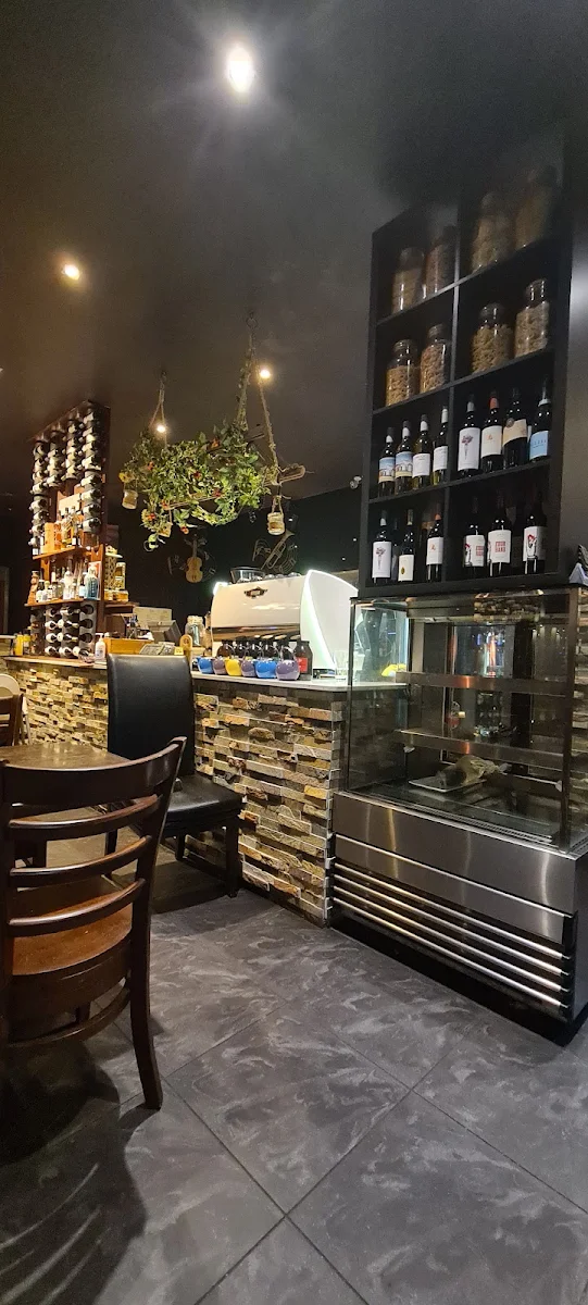 Vibe, The Mad Grill House