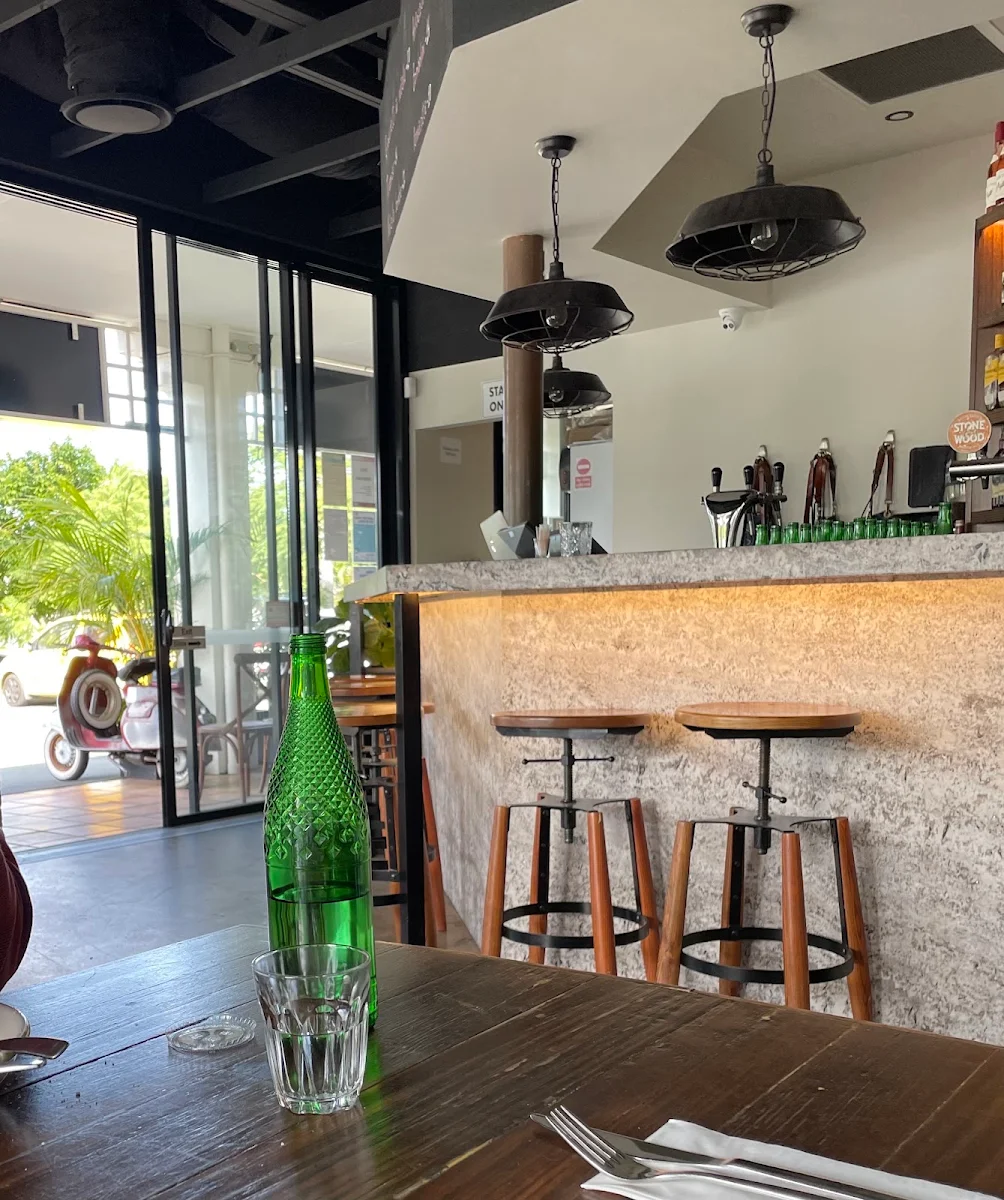 Vibe, Roy's by Gemelli