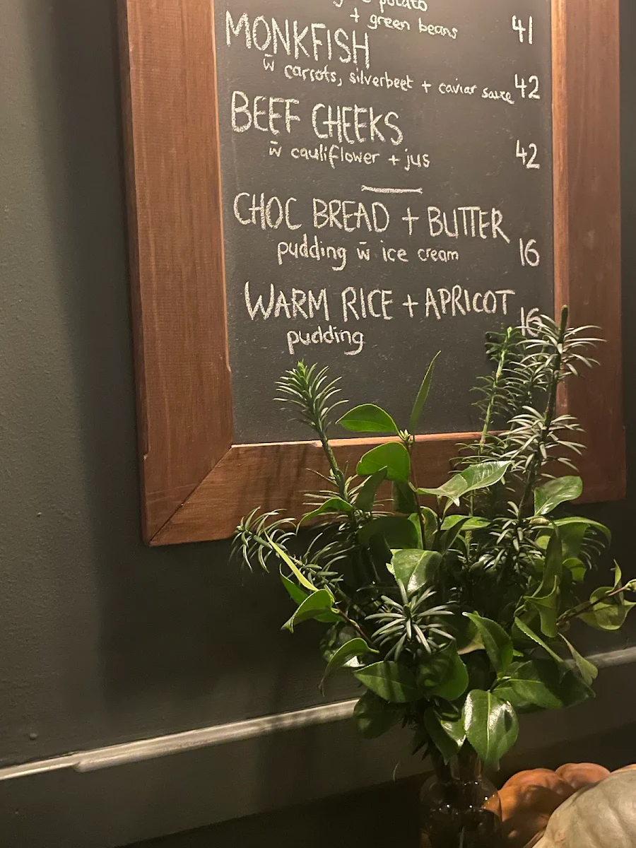 Menu, Daylesford Hotel