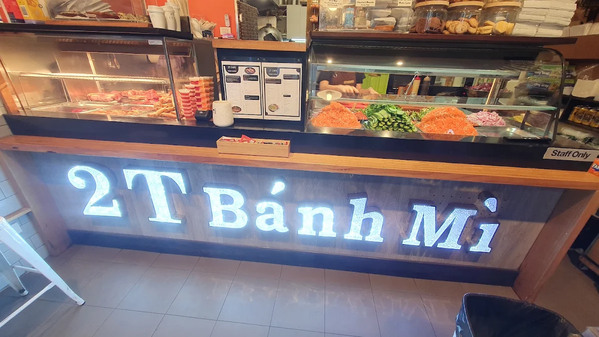 Vibe, 2T Cafe