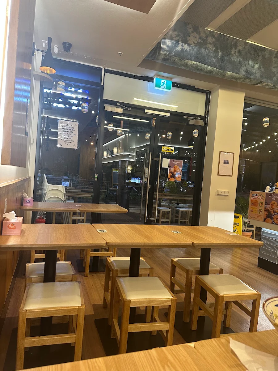 Vibe, Miss 7 Noodle House 柒彩