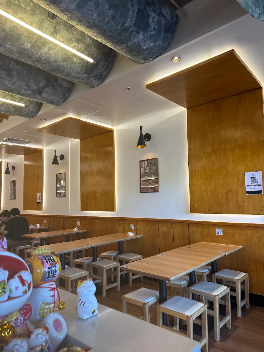 Vibe, Miss 7 Noodle House 柒彩