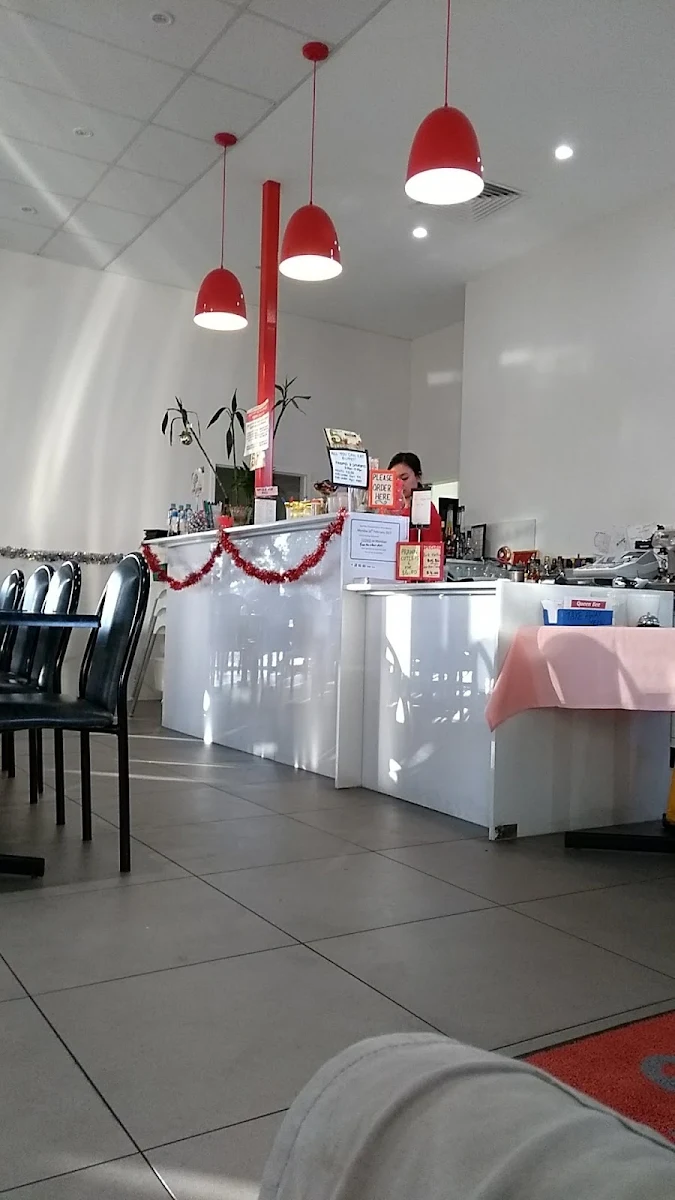 Vibe, Queen Bee Chinese Restaurant