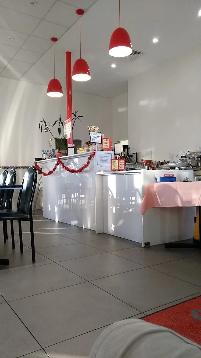 Vibe, Queen Bee Chinese Restaurant